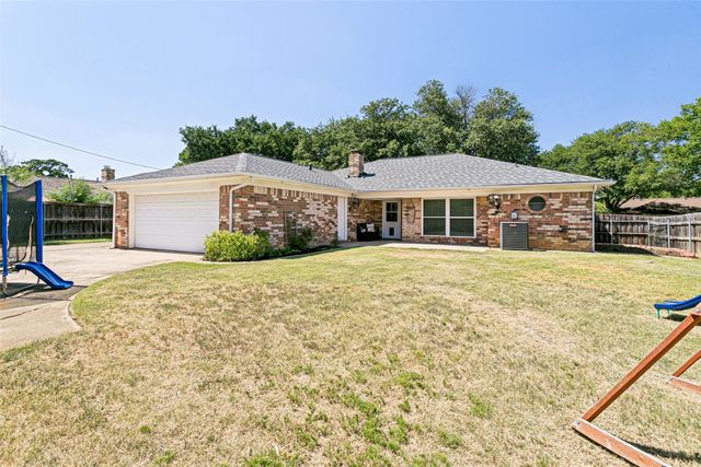 333 W Louella Drive, Hurst, TX 76054