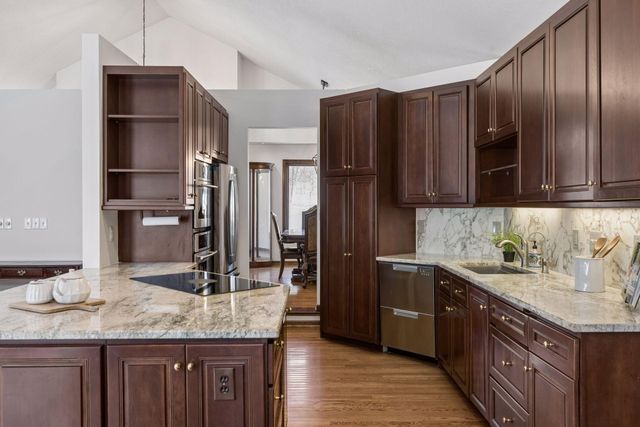 9440 Abigail Court, Inver Grove Heights, MN 55077