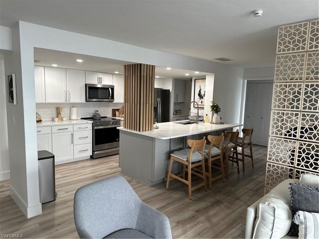 1900 Clifford ST 201, Fort Myers, FL 33901