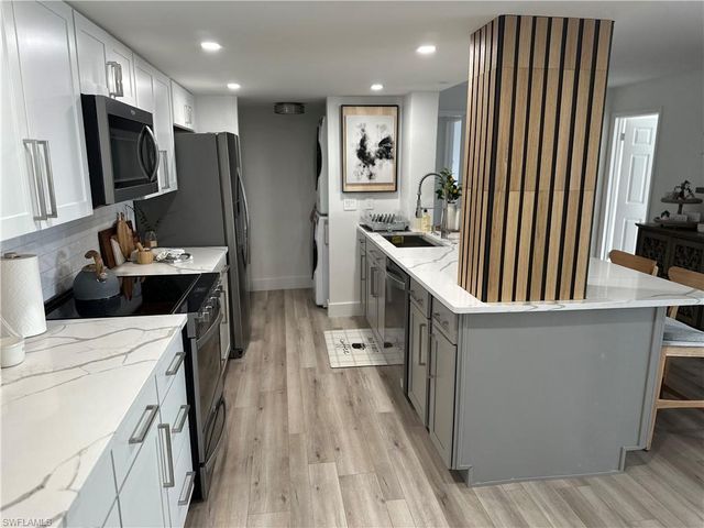 1900 Clifford ST 201, Fort Myers, FL 33901