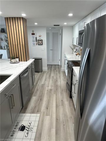 1900 Clifford ST 201, Fort Myers, FL 33901