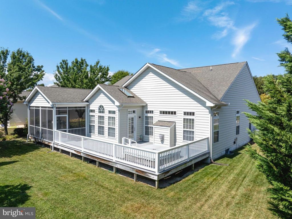 8 BAY PINE DR, Ocean View, DE 19970