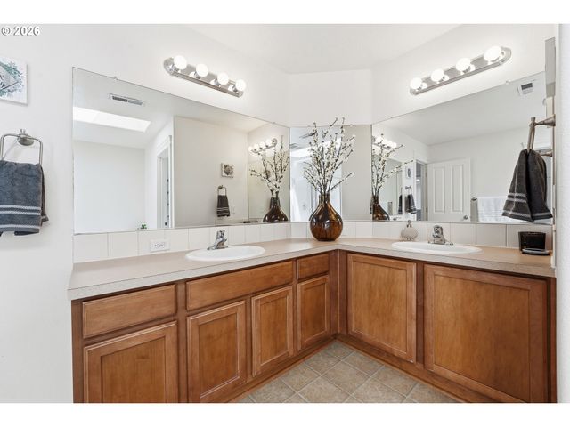 5231 Se LONE OAK St, Hillsboro, OR 97123