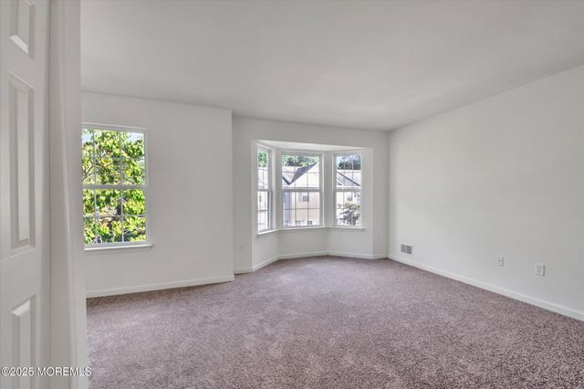 27 Esplanade Way, Bayville, NJ 08721