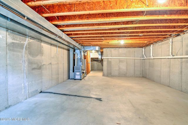 27 Esplanade Way, Bayville, NJ 08721
