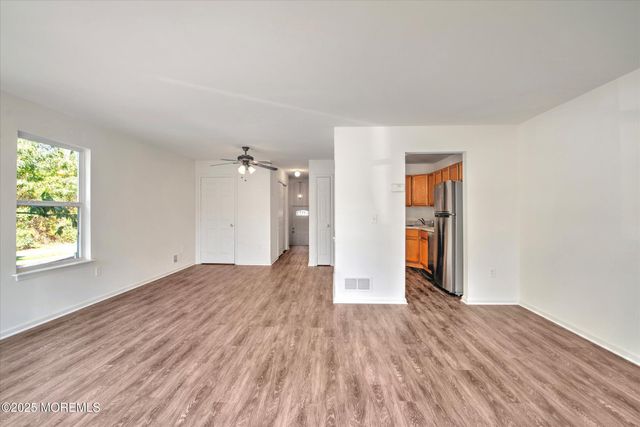 27 Esplanade Way, Bayville, NJ 08721