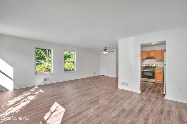 27 Esplanade Way, Bayville, NJ 08721