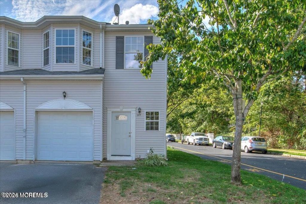 27 Esplanade Way, Bayville, NJ 08721