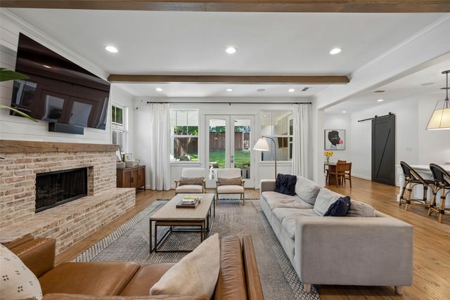 7318 Casa Loma Avenue, Dallas, TX 75214