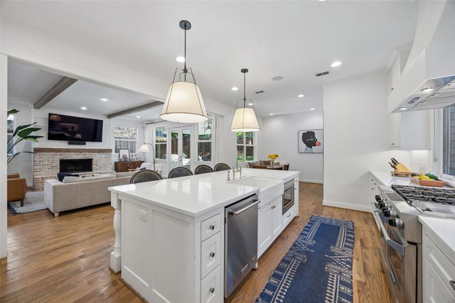 7318 Casa Loma Avenue, Dallas, TX 75214