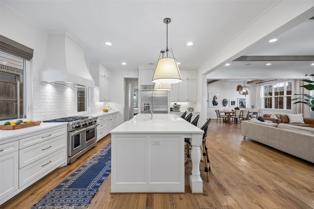 7318 Casa Loma Avenue, Dallas, TX 75214