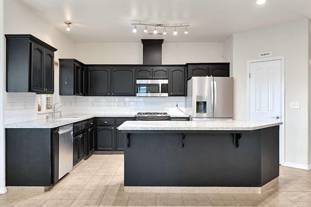 16900 Monreal Road, Madera, CA 93636