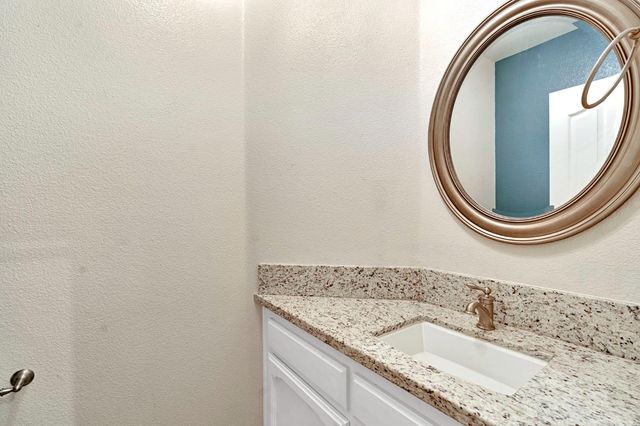 16900 Monreal Road, Madera, CA 93636