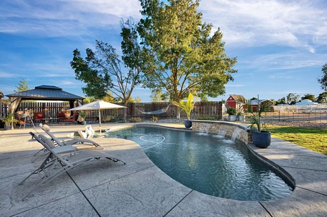16900 Monreal Road, Madera, CA 93636