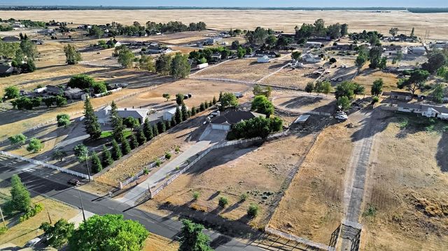 16900 Monreal Road, Madera, CA 93636