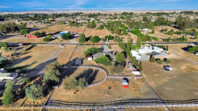 16900 Monreal Road, Madera, CA 93636