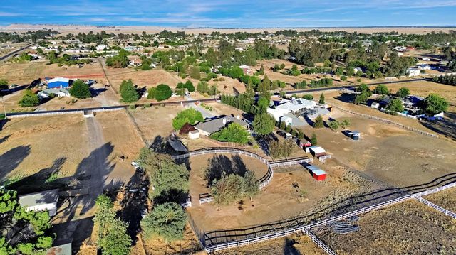 16900 Monreal Road, Madera, CA 93636