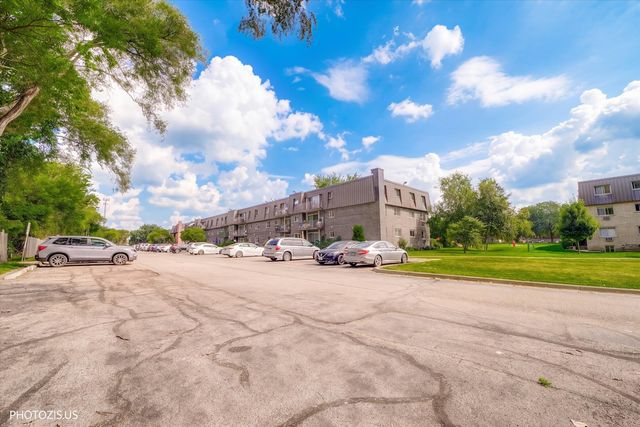 570 Fairway View Drive 2F, Wheeling, IL 60090