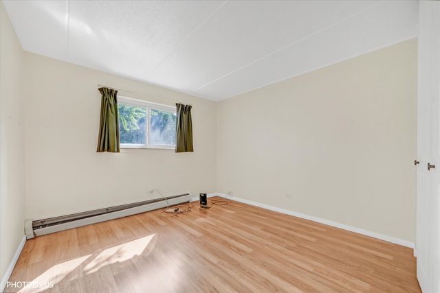 570 Fairway View Drive 2F, Wheeling, IL 60090