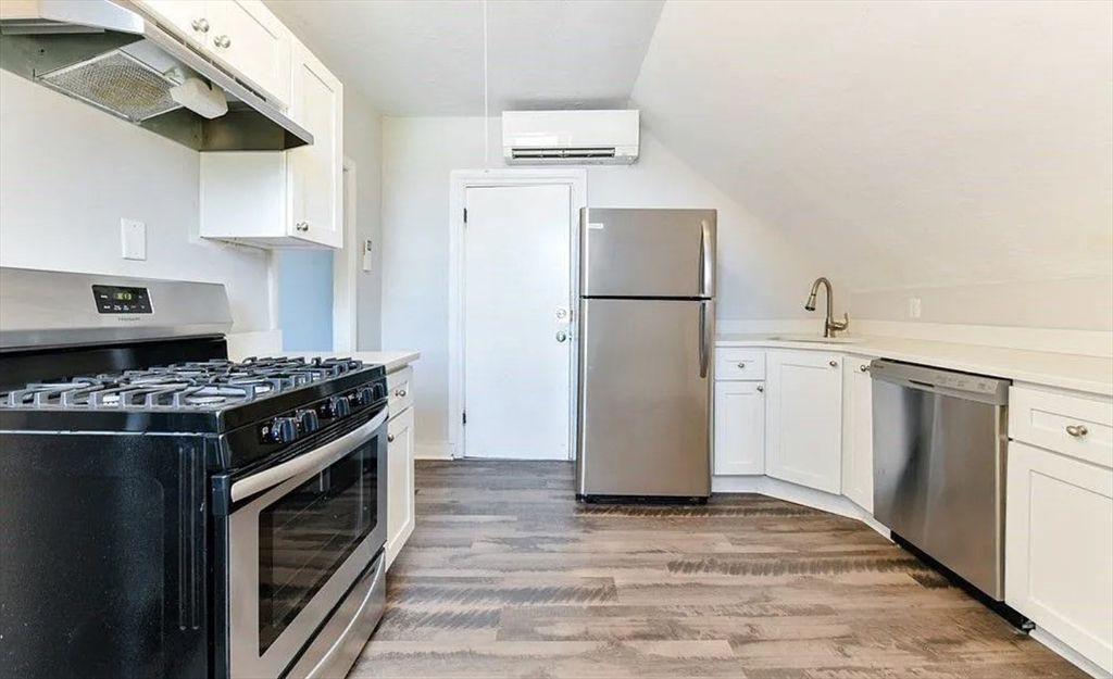 47 Appleton St. 6, Quincy, MA 02171