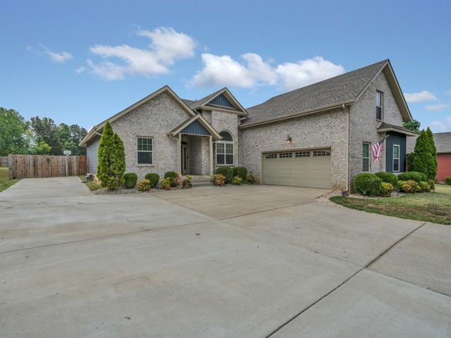 1122 Garrettsburg Rd, Clarksville, TN 37042