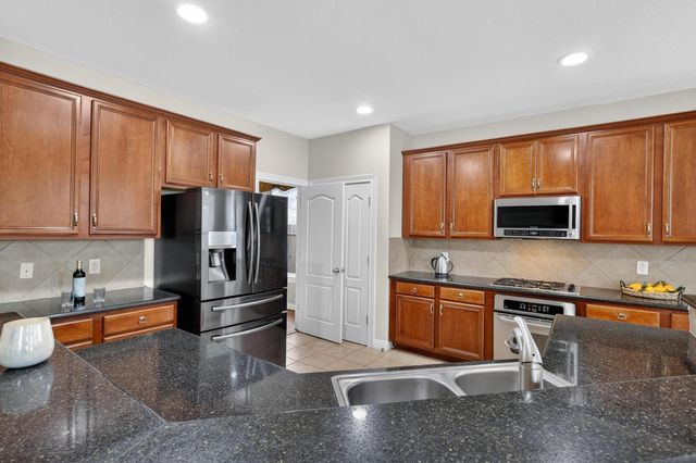 4438 W Maple Drive, Friendswood, TX 77546