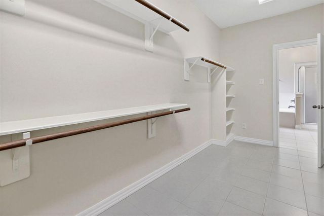 4438 W Maple Drive, Friendswood, TX 77546