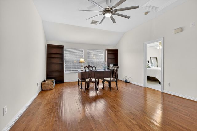 4438 W Maple Drive, Friendswood, TX 77546