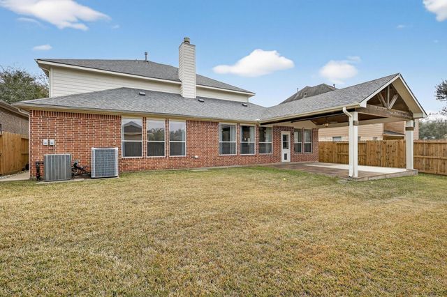 4438 W Maple Drive, Friendswood, TX 77546