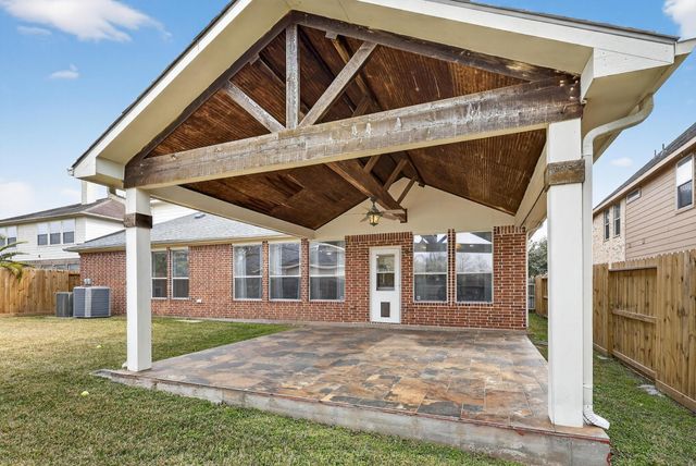 4438 W Maple Drive, Friendswood, TX 77546