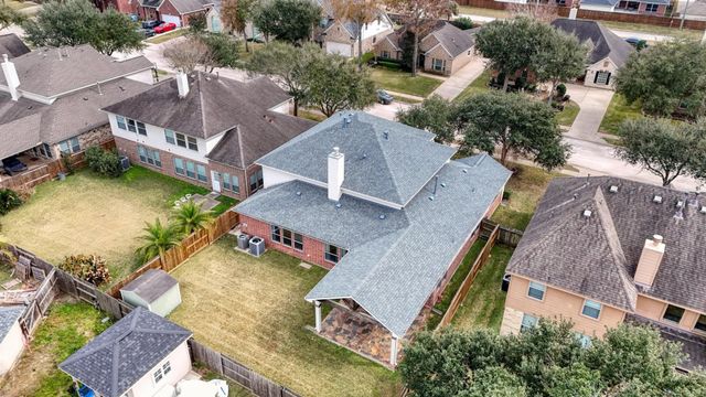 4438 W Maple Drive, Friendswood, TX 77546