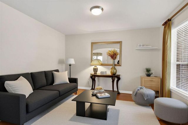 4438 W Maple Drive, Friendswood, TX 77546