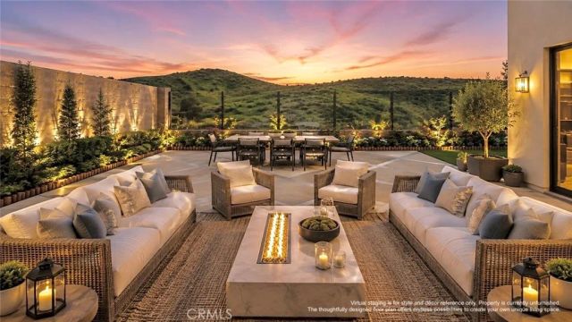128 Roscomare, Irvine, CA 92602
