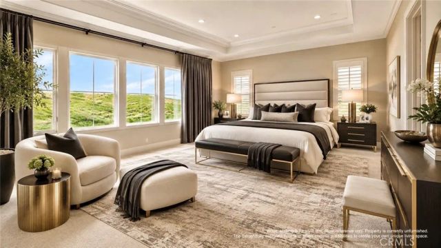 128 Roscomare, Irvine, CA 92602