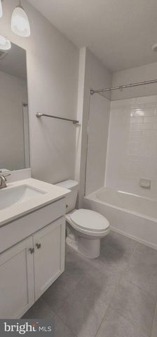 64 SISTERS FARMSTEAD RD, Mount Laurel, NJ 08054