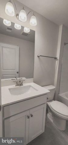 64 SISTERS FARMSTEAD RD, Mount Laurel, NJ 08054