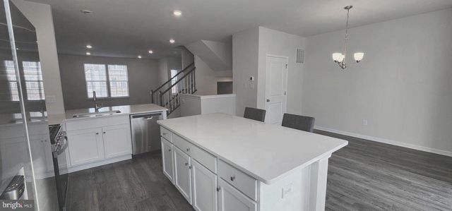 64 SISTERS FARMSTEAD RD, Mount Laurel, NJ 08054