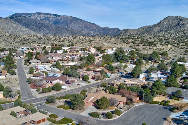 1600 La Cabra Drive SE, Albuquerque, NM 87123