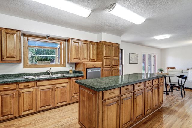 1600 La Cabra Drive SE, Albuquerque, NM 87123