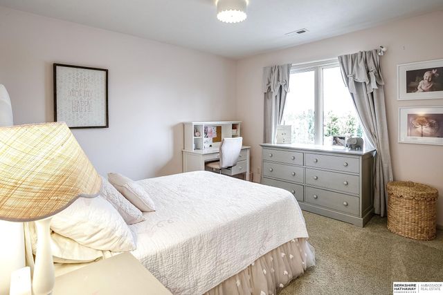 805 N 132 Avenue, Omaha, NE 68154