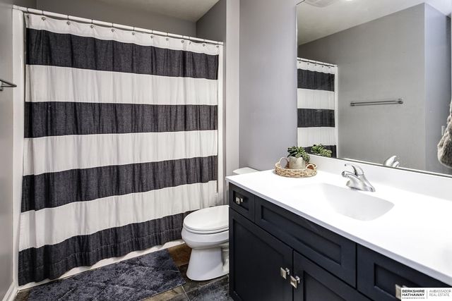 805 N 132 Avenue, Omaha, NE 68154