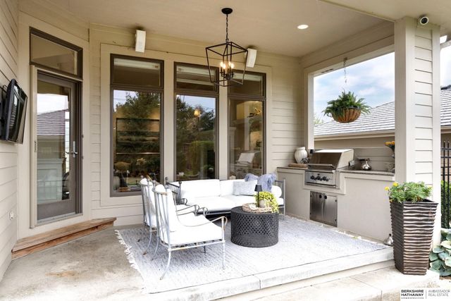 805 N 132 Avenue, Omaha, NE 68154