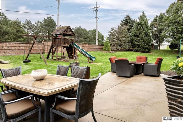 805 N 132 Avenue, Omaha, NE 68154