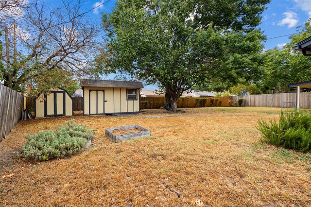 6205 Sunnybrook Drive, Watauga, TX 76148