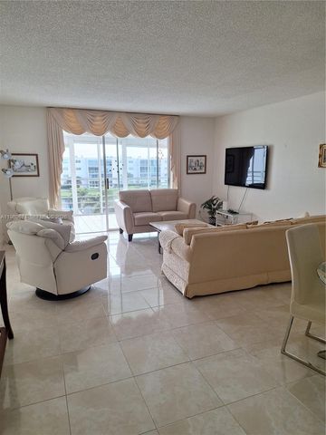 1025 SE 3rd Ave 401, Dania Beach, FL 33004