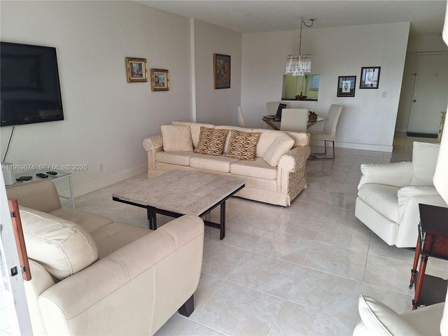 1025 SE 3rd Ave 401, Dania Beach, FL 33004