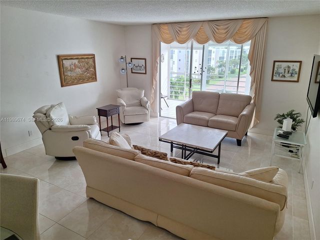 1025 SE 3rd Ave 401, Dania Beach, FL 33004