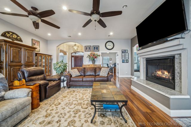 420 Eagles Nest Drive, Disney, OK 74340