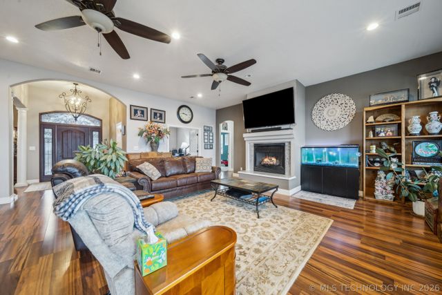 420 Eagles Nest Drive, Disney, OK 74340