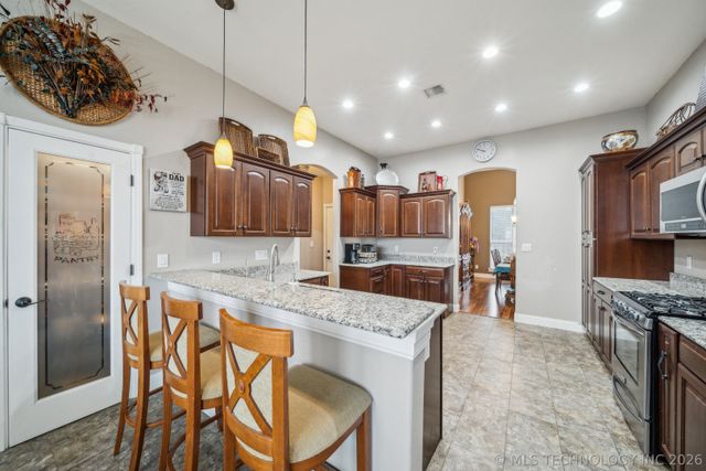 420 Eagles Nest Drive, Disney, OK 74340